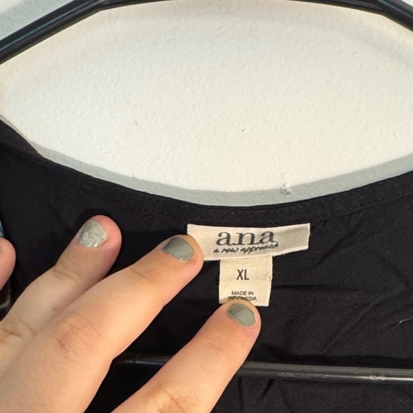 Elegant Black Wrap Dress - Picture 4 of 5